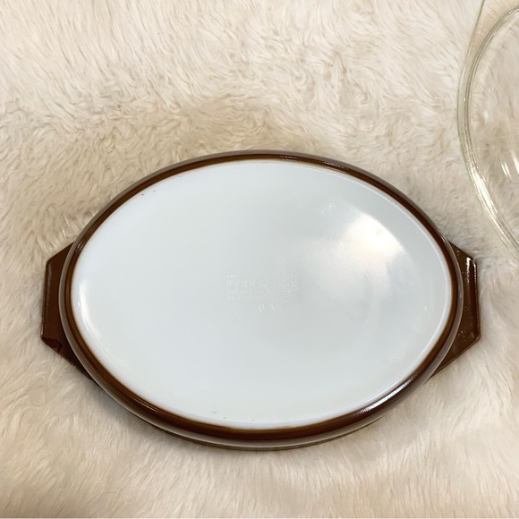 Vintage Pyrex brown Woodland 045 2.5qt casserole dish with lid - Picture 6 of 6